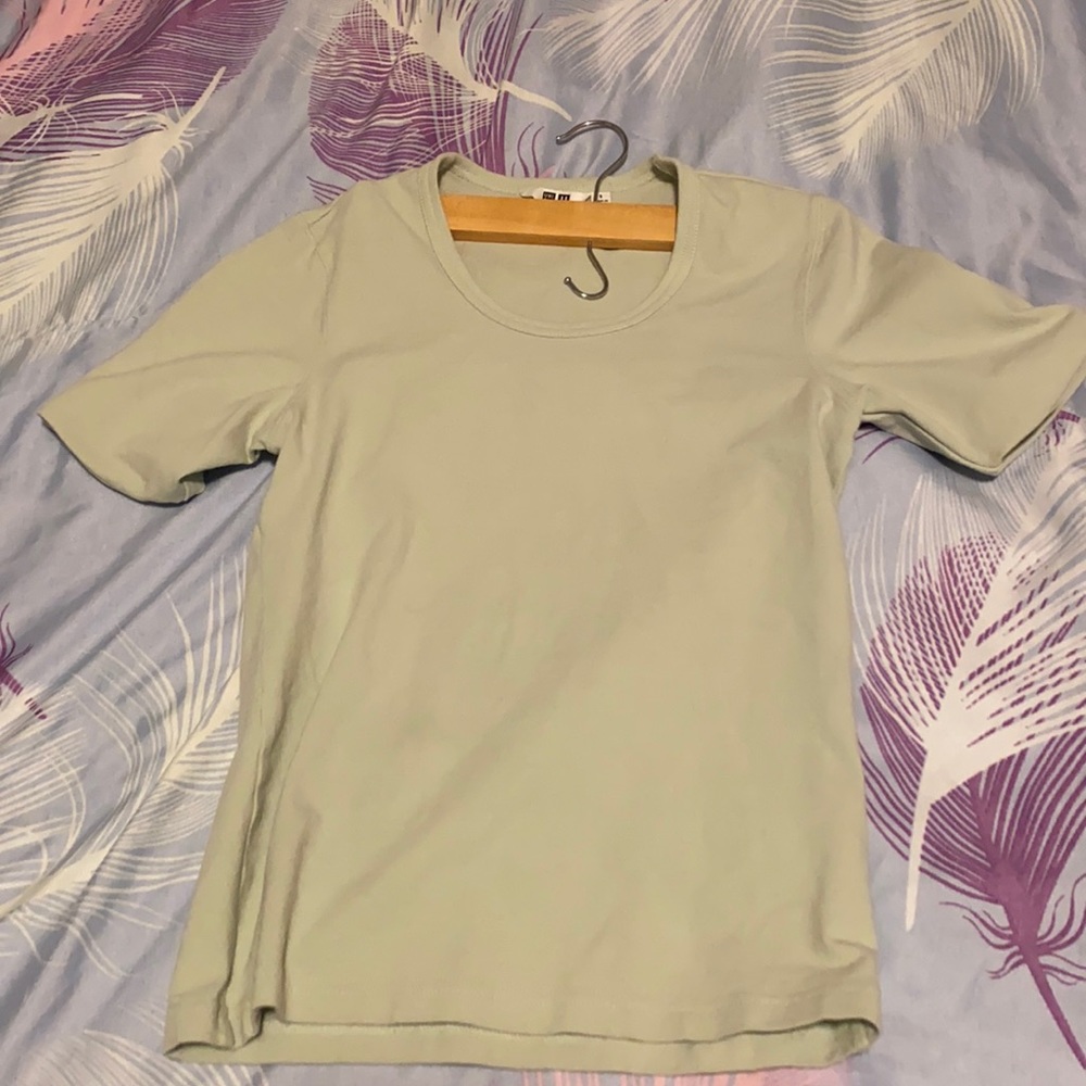 uniqlo tee
